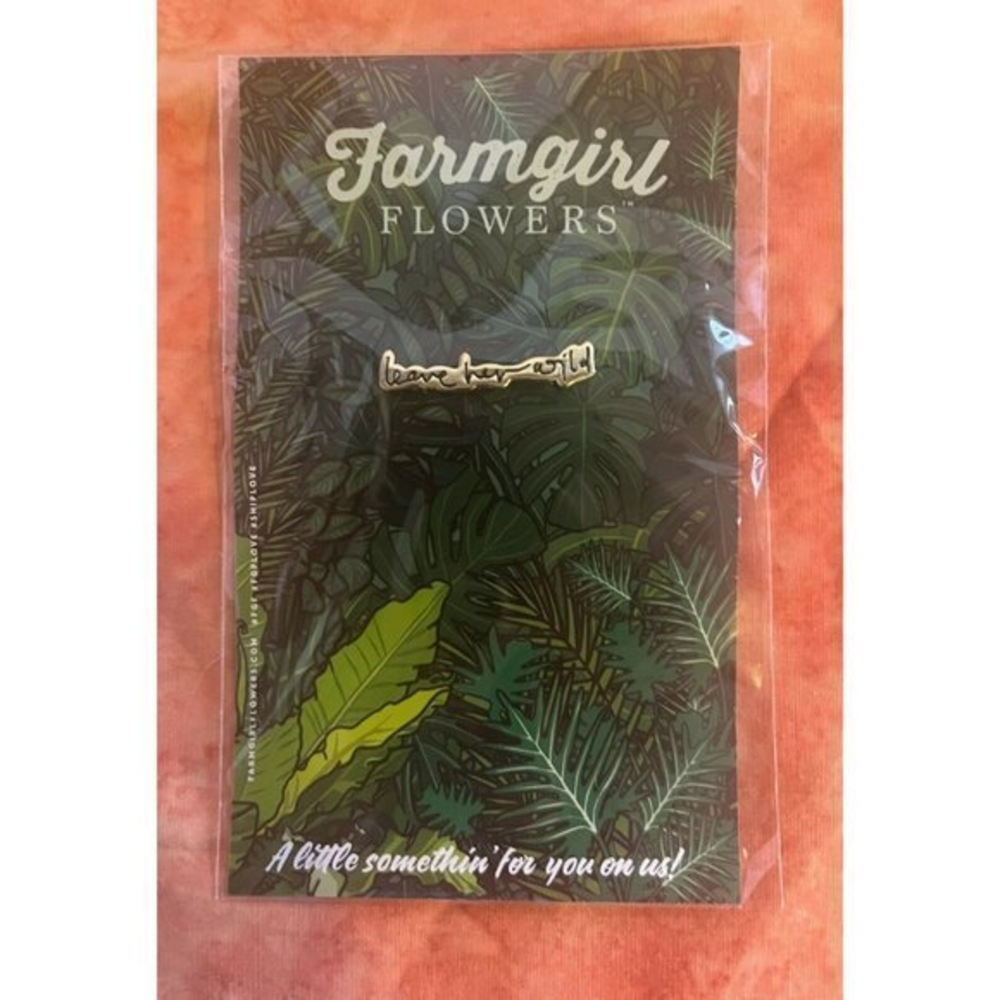 FARMGIRL FLOWERS GOLD TONE‎ ENAMEL "LEAVE HER WILD" PIN BROOCH